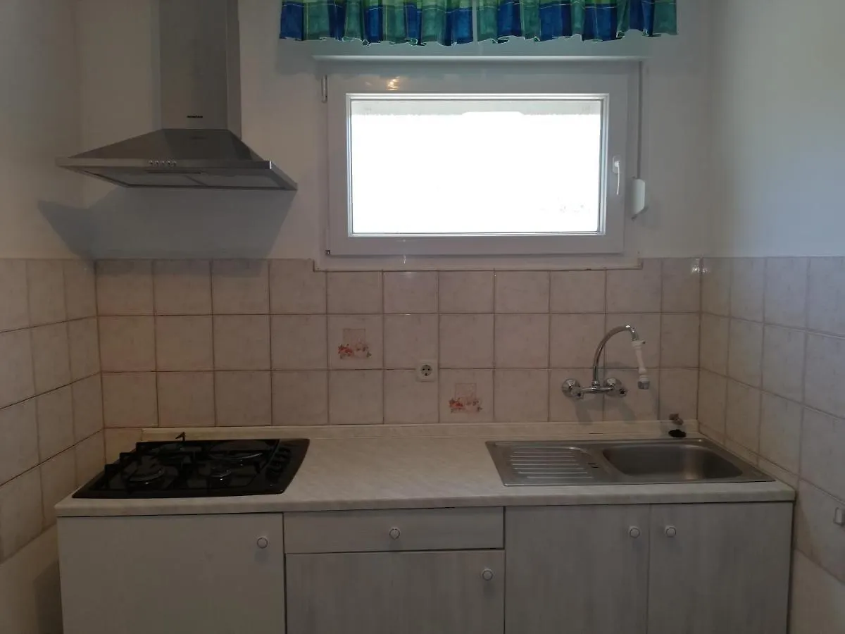 Edy Apartment Banjole
