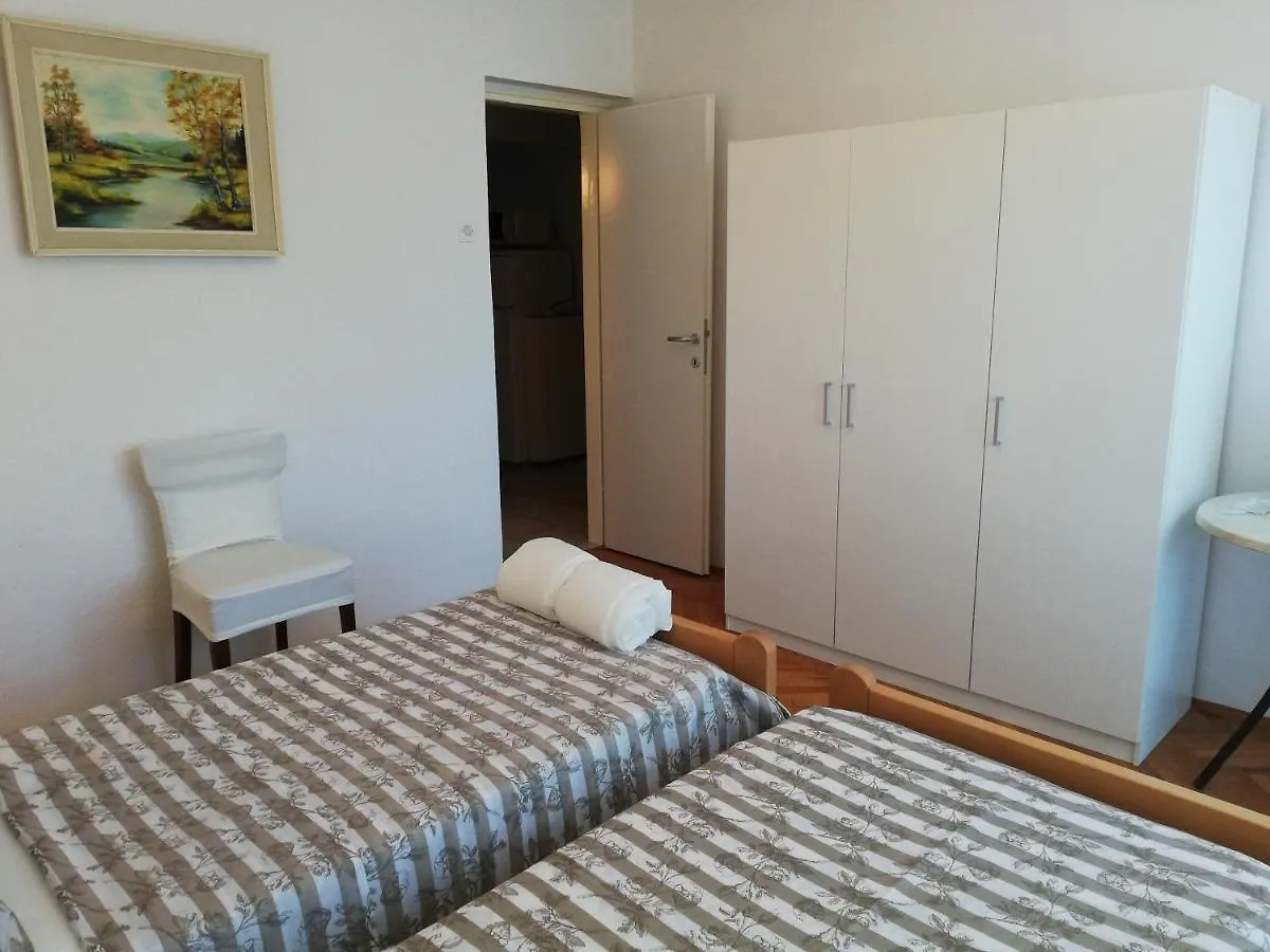 Edy Apartment Banjole