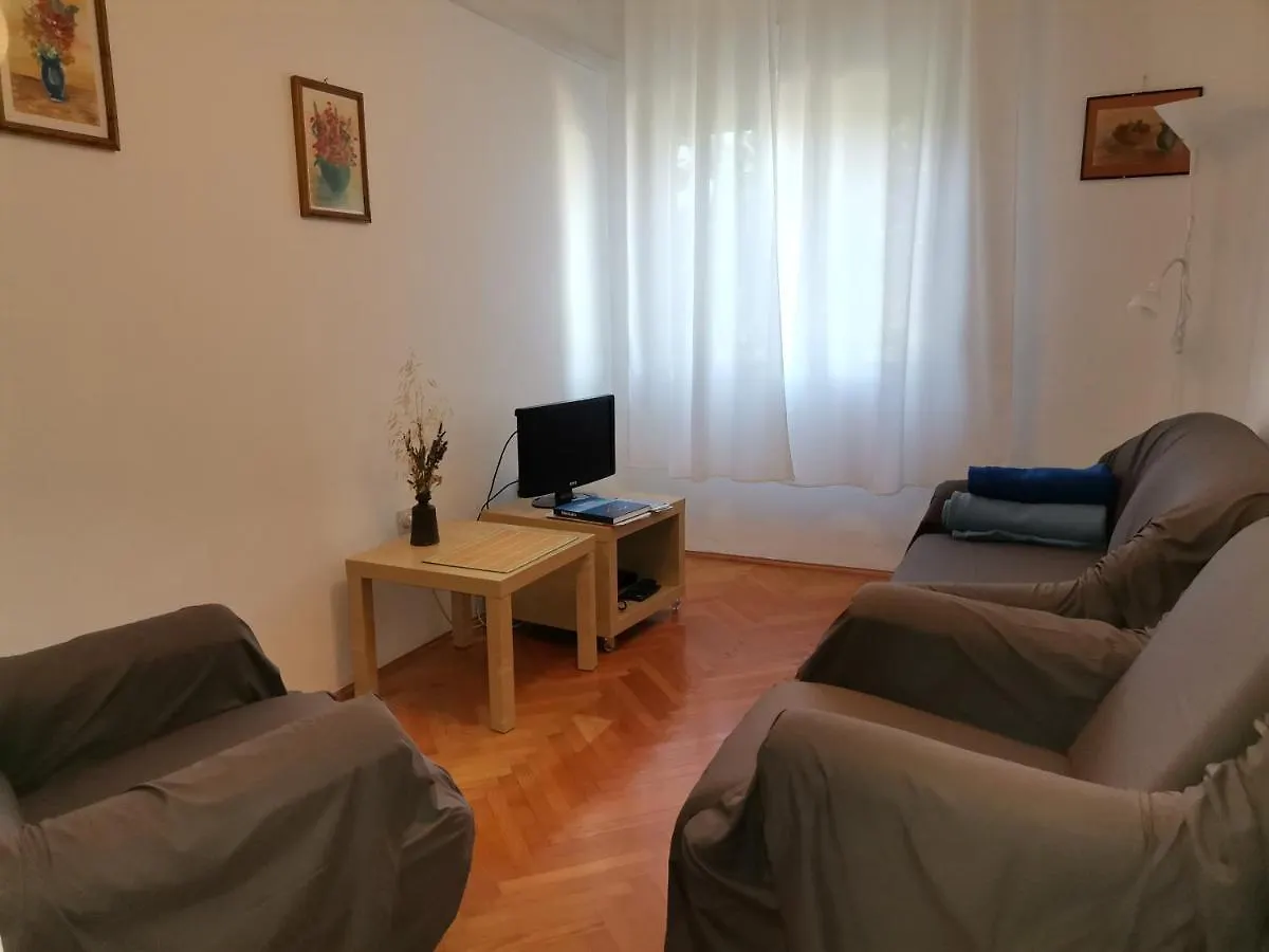 Edy Apartment Banjole